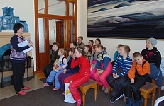 В ЕГО ПОЛОТНАХ ПРОСТУПАЕТ ИСТОРИЯ (0+)